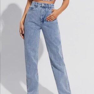 NEW SHEIN Jeans, size 0, color: medium wash.